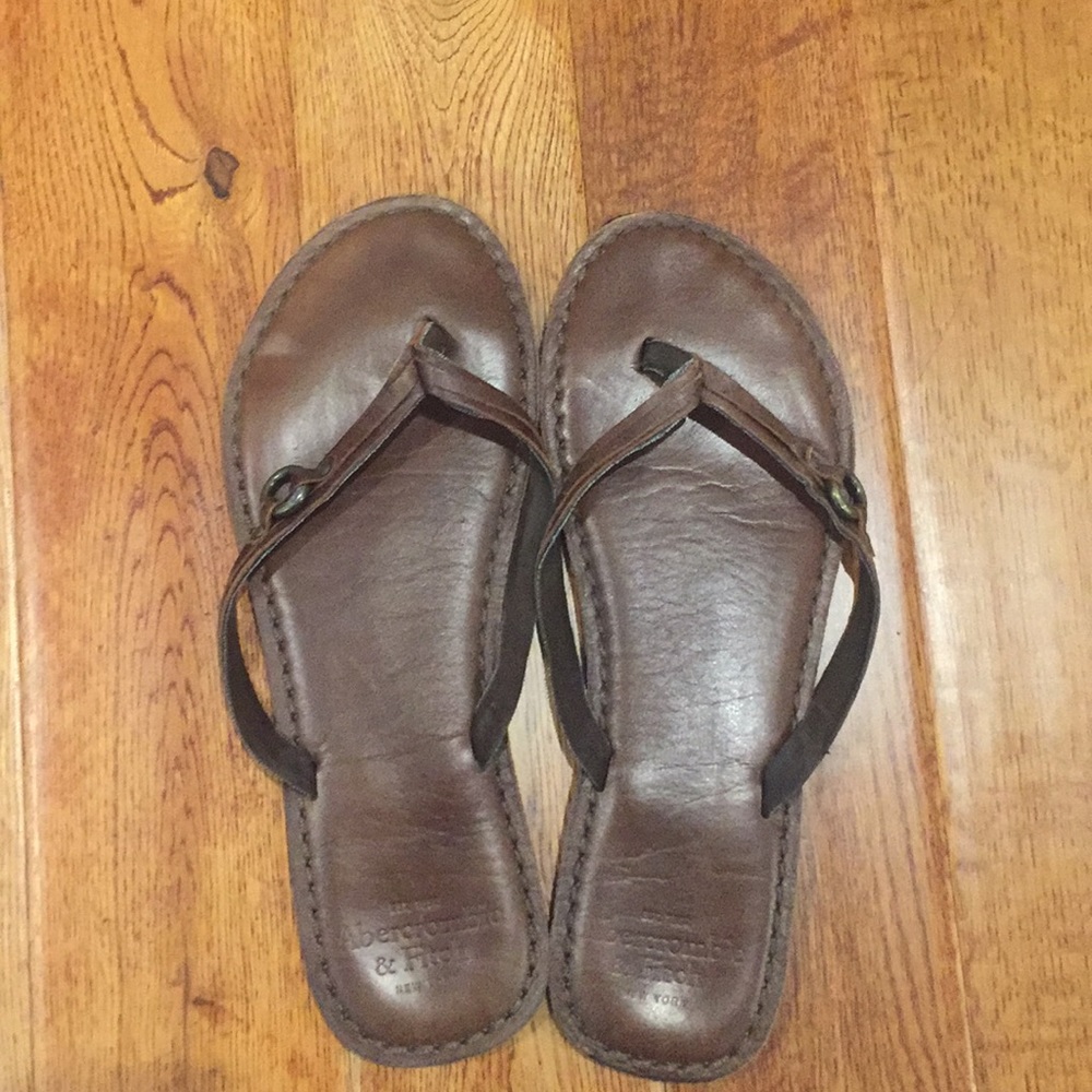 ABERCROMBIE AND FITCH BROWN SANDALS
